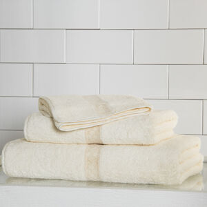 slide 1 Macrame Pizzo Guest Towel