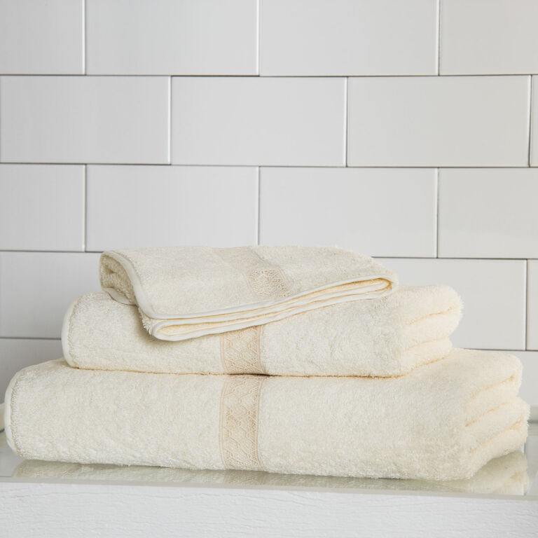 slide 1 Macrame Pizzo Guest Towel