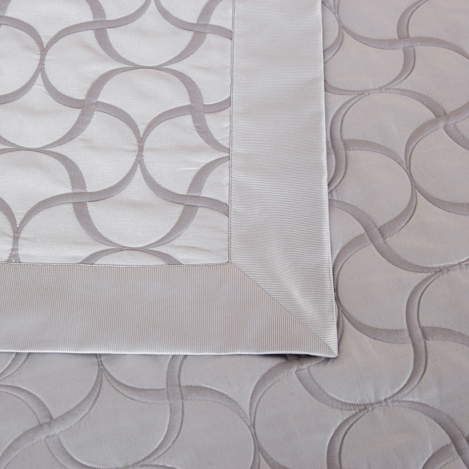 slide 3 Luxury Tile Bedspread