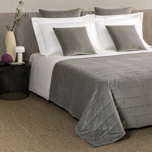 Luxury Cashmere Velvet Light Quilt slide 4 Luxury Cashmere Velvet Light Quilt