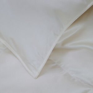 Net Silk Medium Comforter Duvet Filler slide 2 Net Silk Medium Comforter Duvet Filler