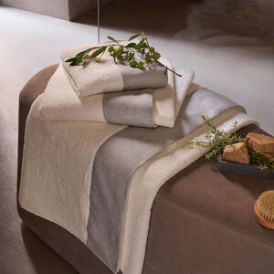 Graphite Border Bath Sheet slide 4 Graphite Border Bath Sheet