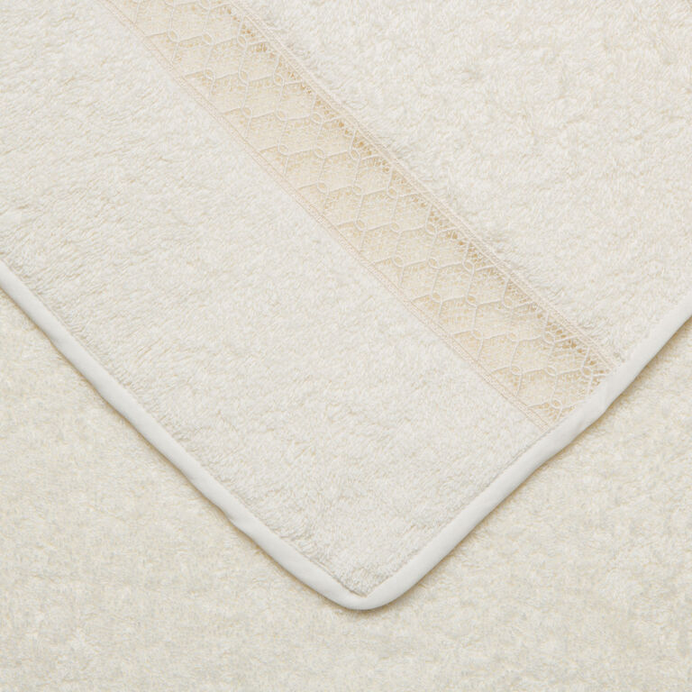 slide 2 Macrame Pizzo Guest Towel