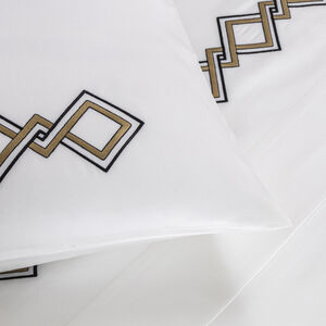 slide 3 Twist Embroidery Duvet Cover