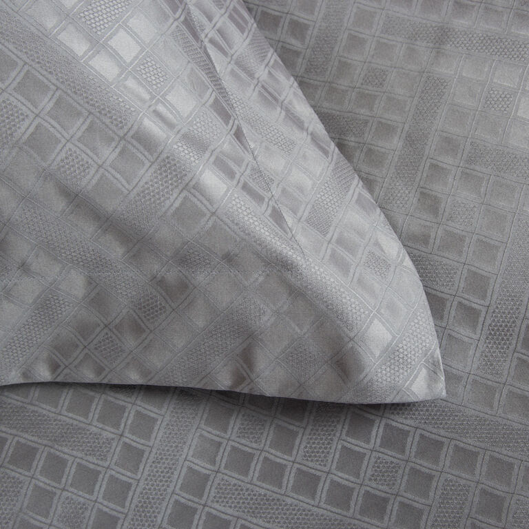 slide 3 Frette 379 Euro Sham