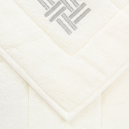 slide 2 Basket Weave Embroidered Bath Mat