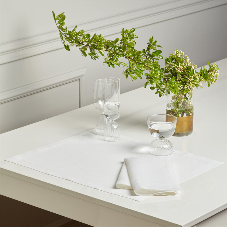 slide 1 Convivium Placemat Set