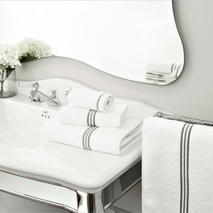 slide 4 Triplo Bourdon Bath Sheet