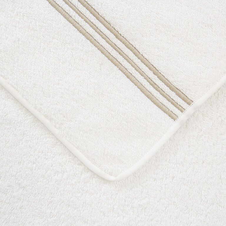 slide 3 Triplo Bourdon Bath Sheet