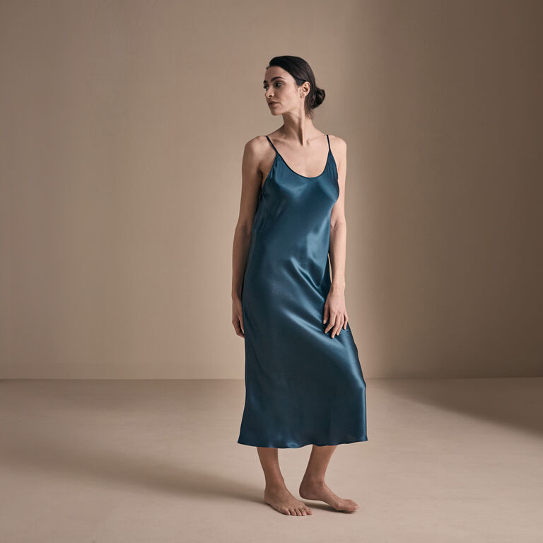 slide 2 Cascade Long Nightgown