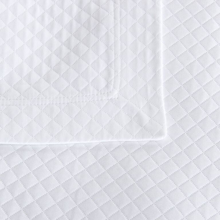 slide 3 Melody Bedspread