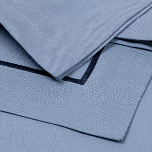 slide 4 Define Placemats and Napkins Set