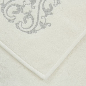 Ornate Medallion Embroidered Guest Towel slide 3 Ornate Medallion Embroidered Guest Towel