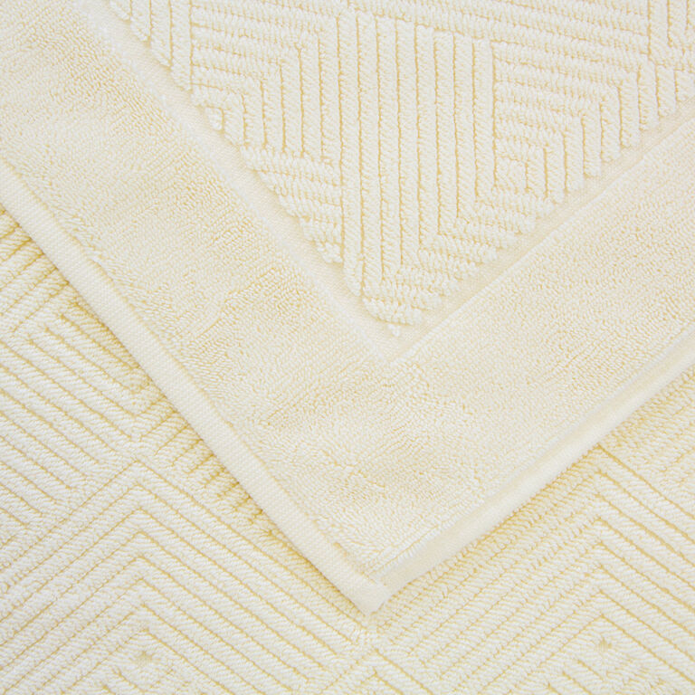 slide 2 Diamonds Bath Mat