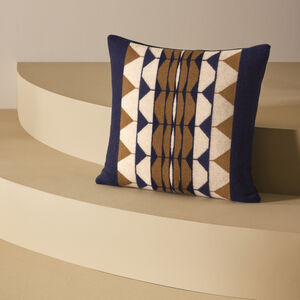 Deco Cushion 001 slide 5 Deco Cushion 001