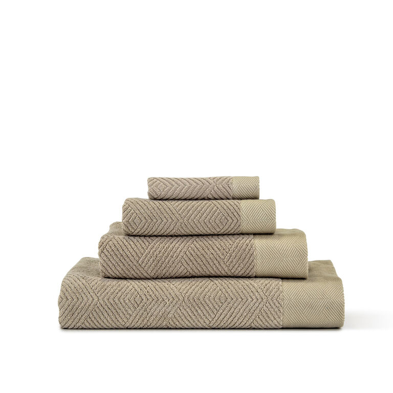 slide 2 Diamonds Wash Cloth