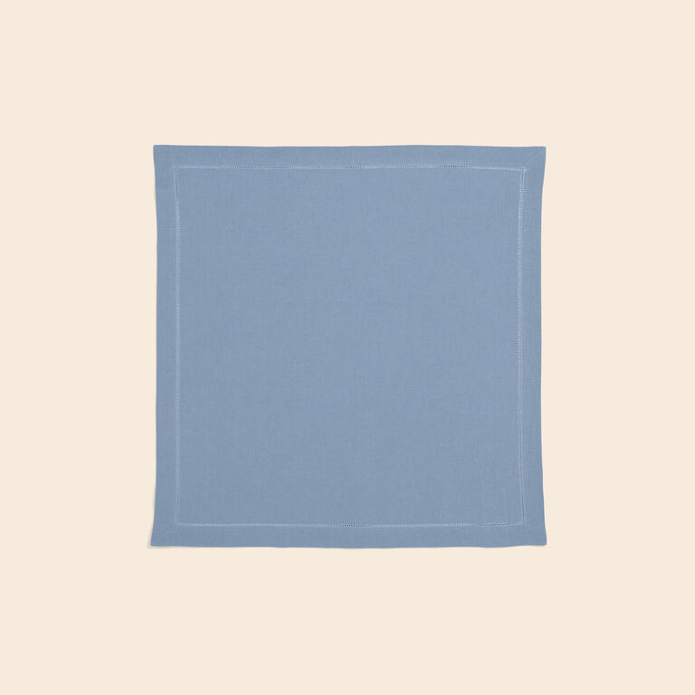 slide 3 Artistry Ajour Napkins Set