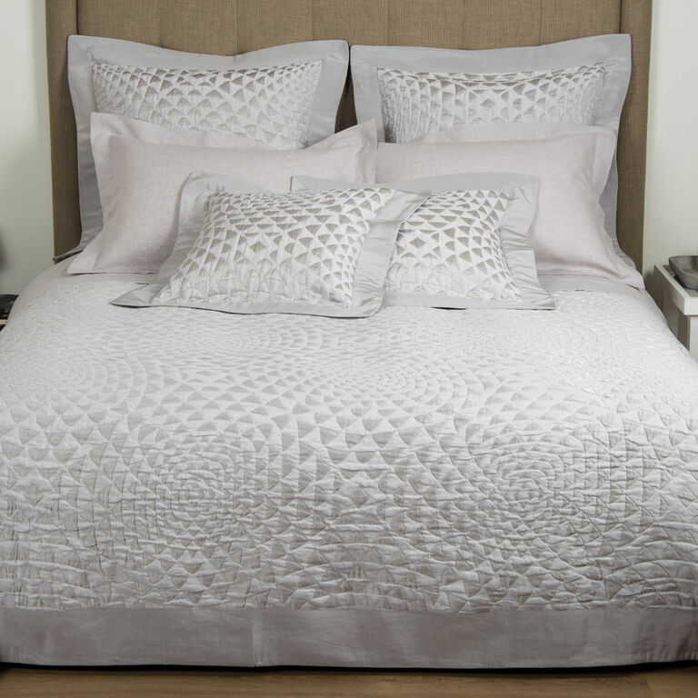 slide 4 Pave Bedcover