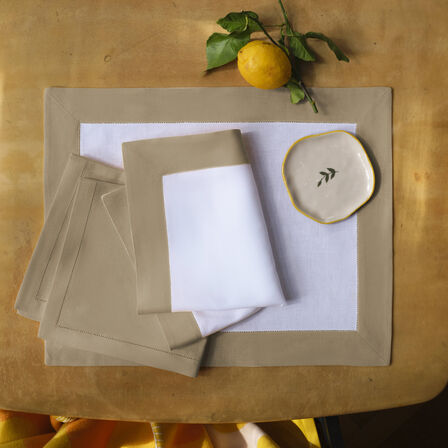 Artistry Ajour Placemats and Napkins Set
