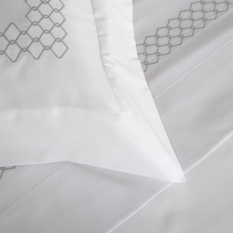 slide 3 Incantesimo Embroidered Sheet Set