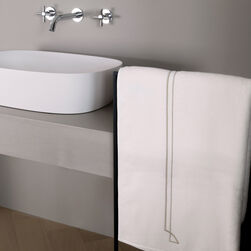 Layering Embroidery Bath Sheet