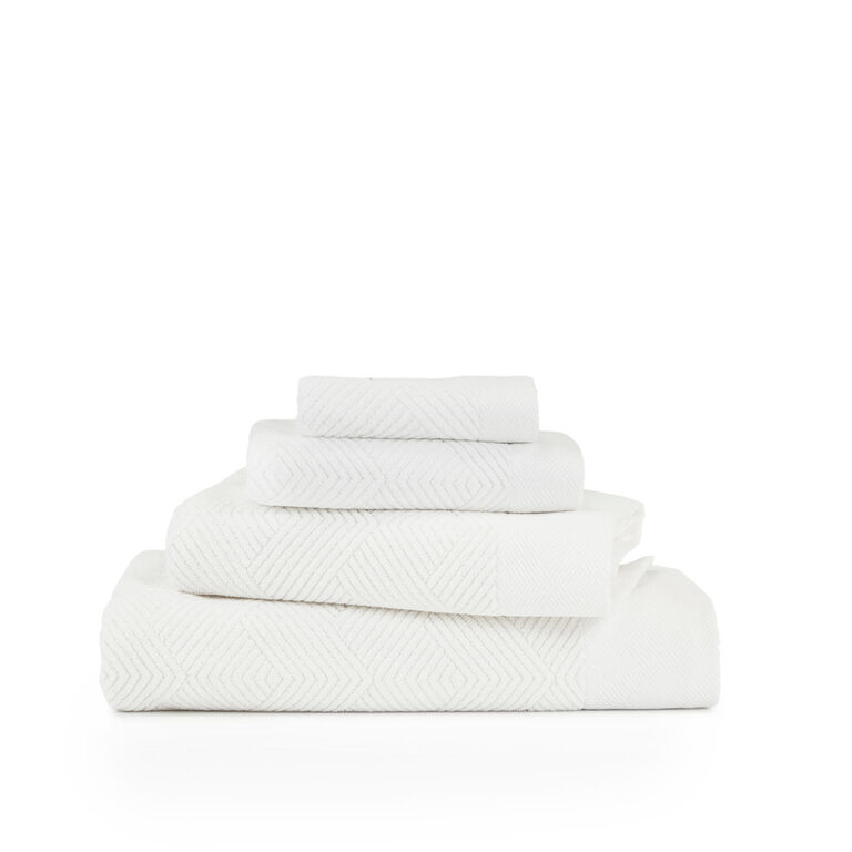 slide 1 Diamonds Bath Towel