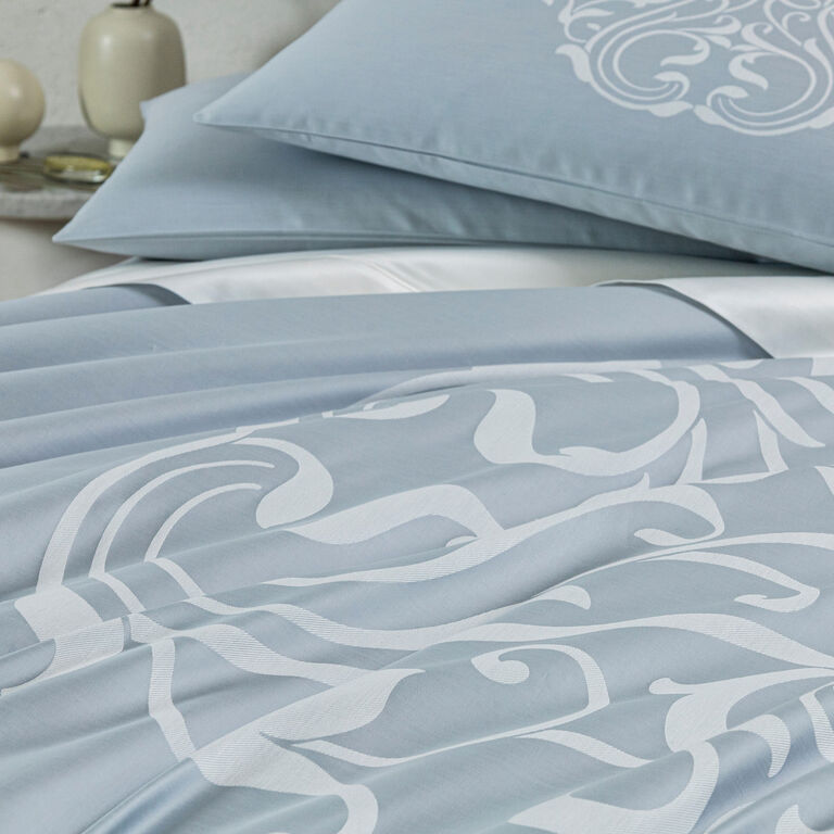 slide 5 Medallion Heart Duvet Cover