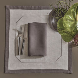 Simposium Embroidery Table Set
