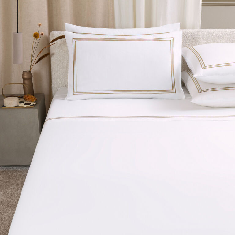 slide 2 Signature Triplo Sateen Sheet Set