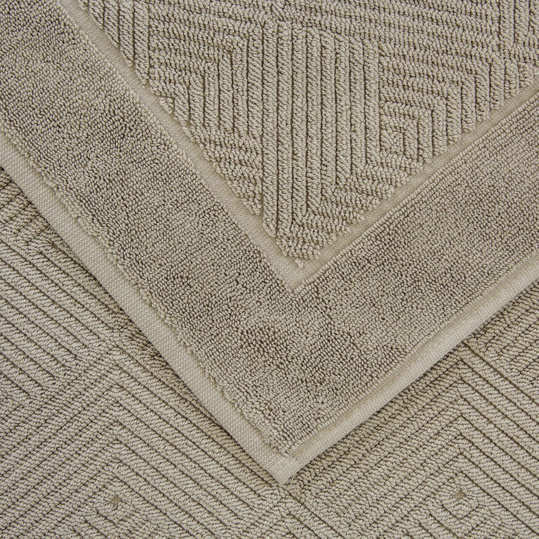 slide 2 Diamonds Bath Mat