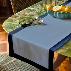 slide 1 Artistry Ajour Runner