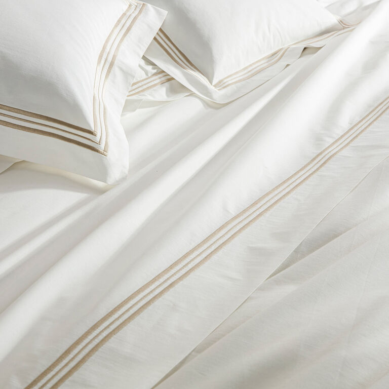 slide 5 Triplo Bourdon Duvet Cover