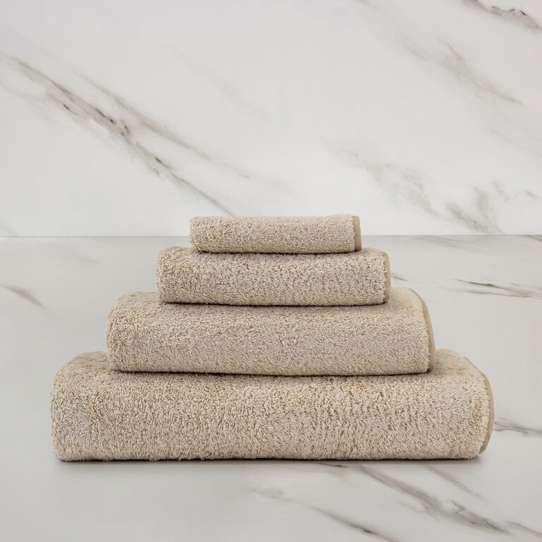 slide 2 Unito Bath Towel