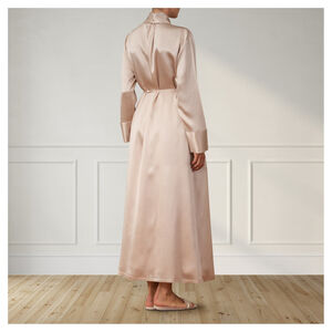 slide 2 Vera Robe
