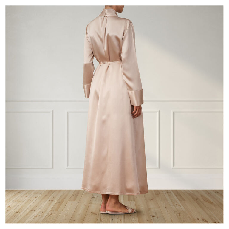 slide 2 Vera Robe