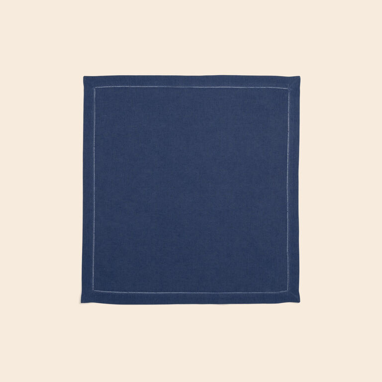 slide 3 Artistry Ajour Napkins Set