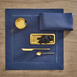 Define Placemats and Napkins Set