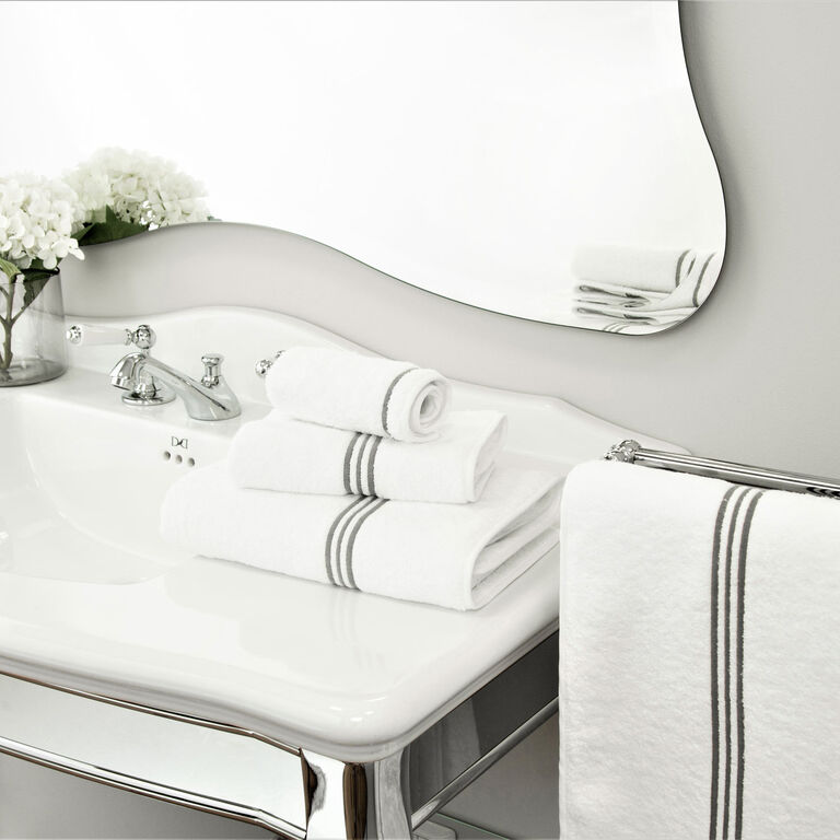 slide 4 Triplo Bourdon Hand Towel