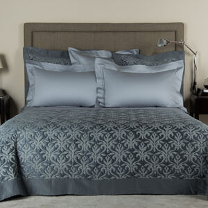 slide 4 Platinum Bedcover