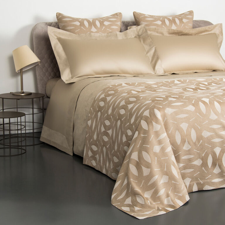 slide 4 Damascus Duvet Cover