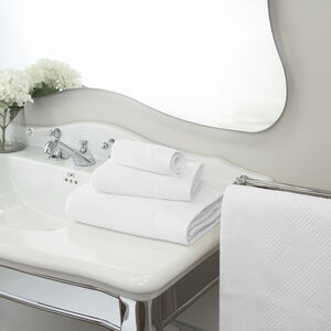 slide 4 Diamonds Bath Towel