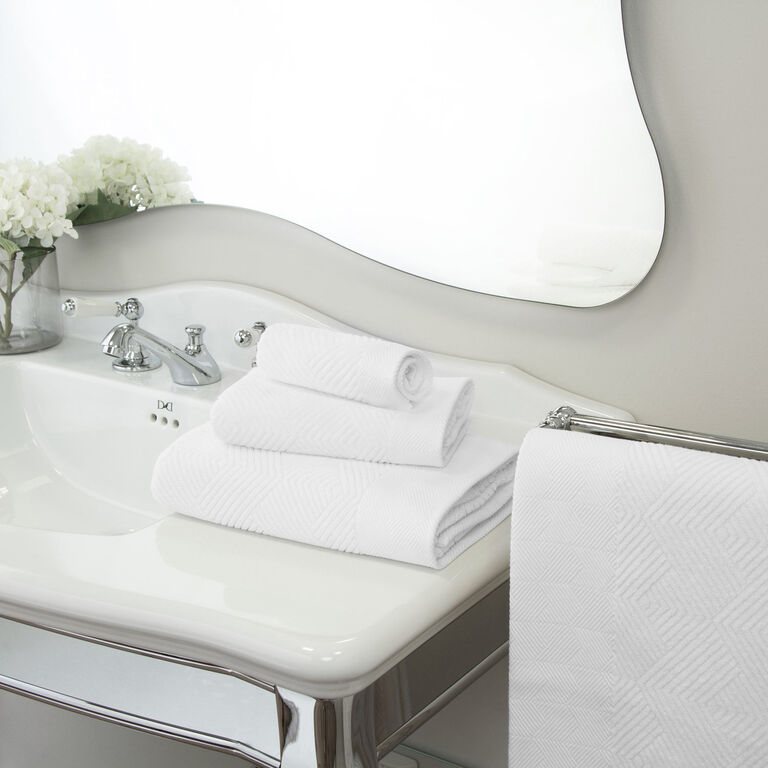 slide 4 Diamonds Bath Towel