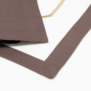 slide 3 Simposium Embroidery Table Set