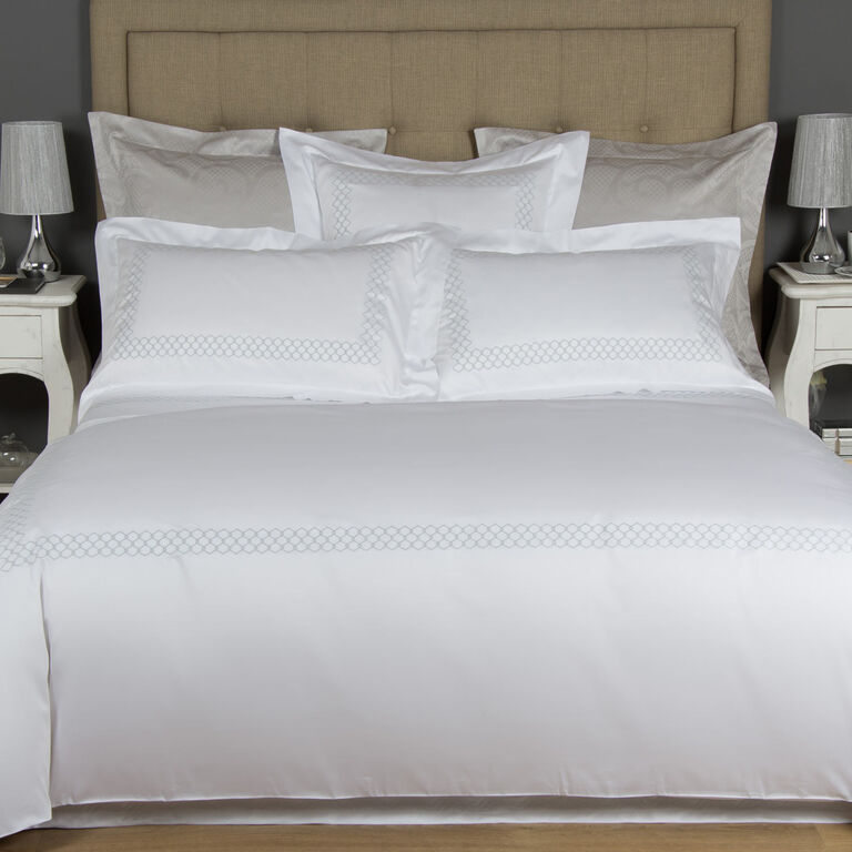 slide 4 Incantesimo Embroidered Sheet Set