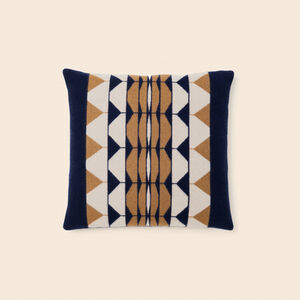 Deco Cushion 001 slide 2 Deco Cushion 001