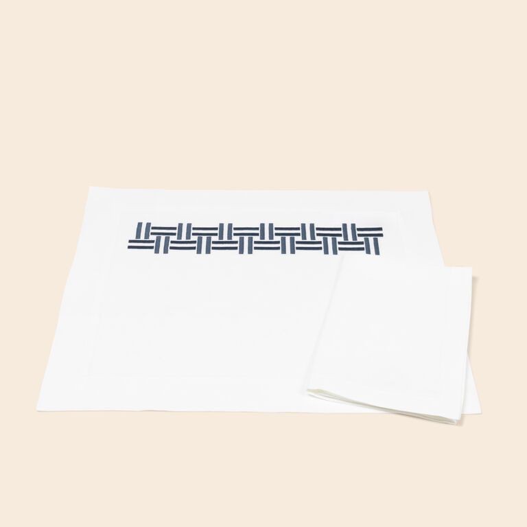 slide 3 Basket Weave Placemats and Napkins Set