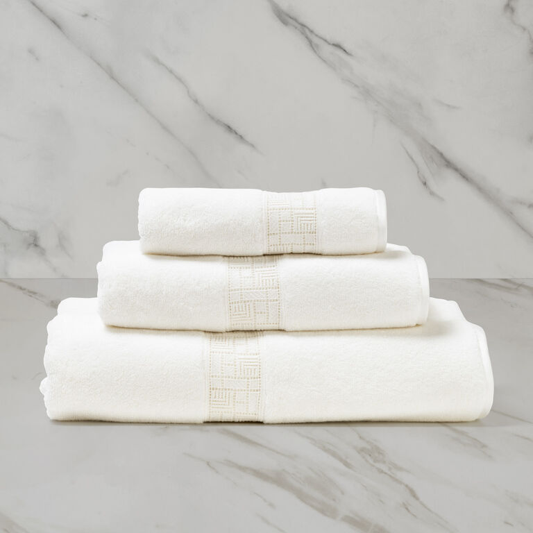 slide 2 Maze Lace Bath Towel