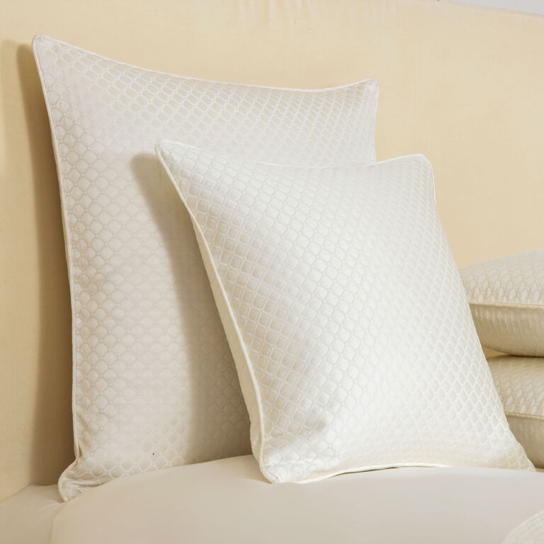 slide 2 Illusione Decorative Pillow Cover