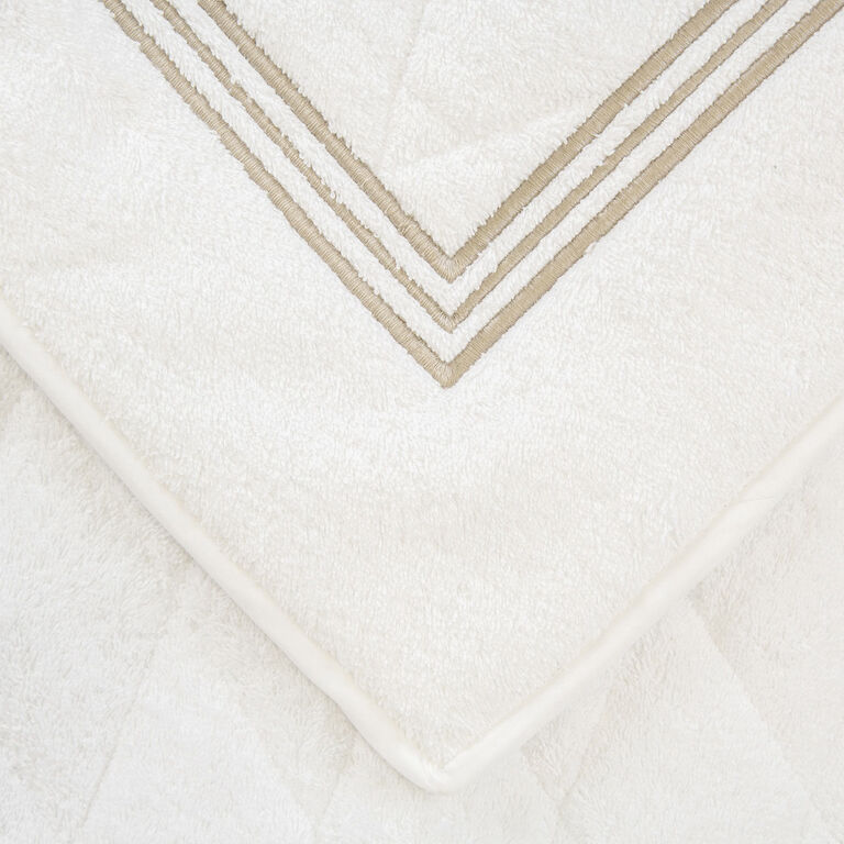 slide 2 Triplo Bourdon Bath Mat