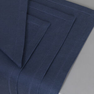 slide 4 Artistry Ajour Napkins Set